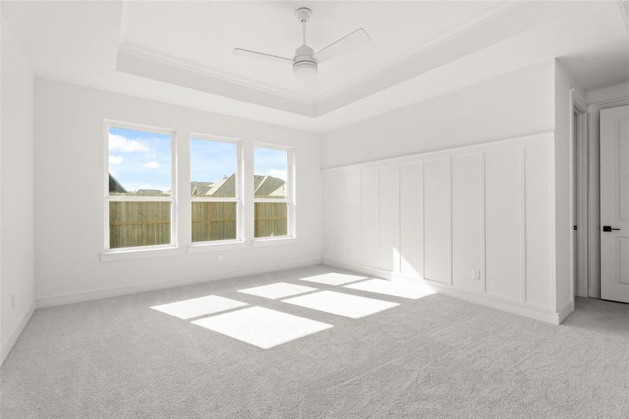 Spacious primary suite (*Photo not of actual home and used for illustration purposes only.)