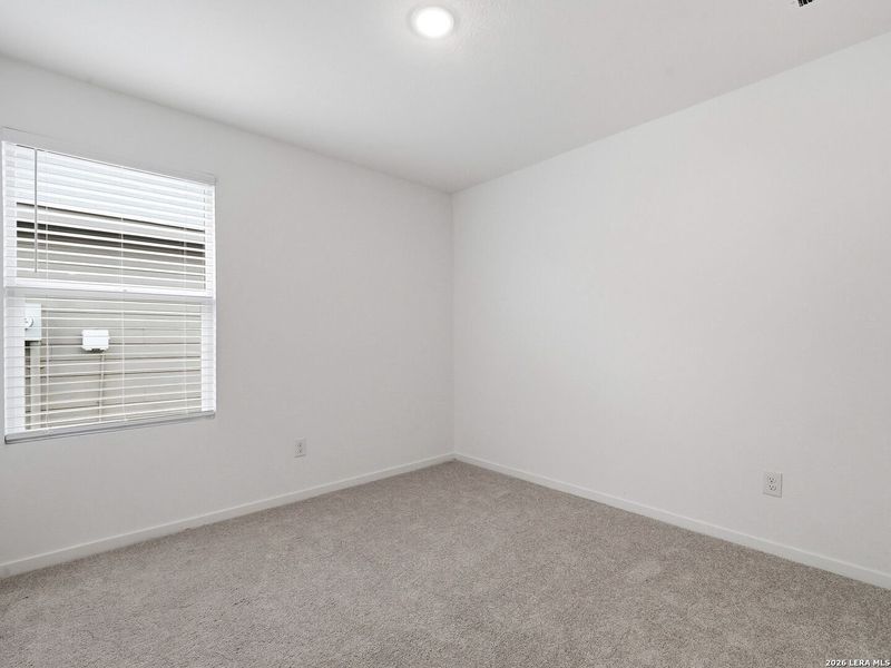 Spacious, unfurnished interior of a new home in Sapphire Grove, San Antonio (Image 17).