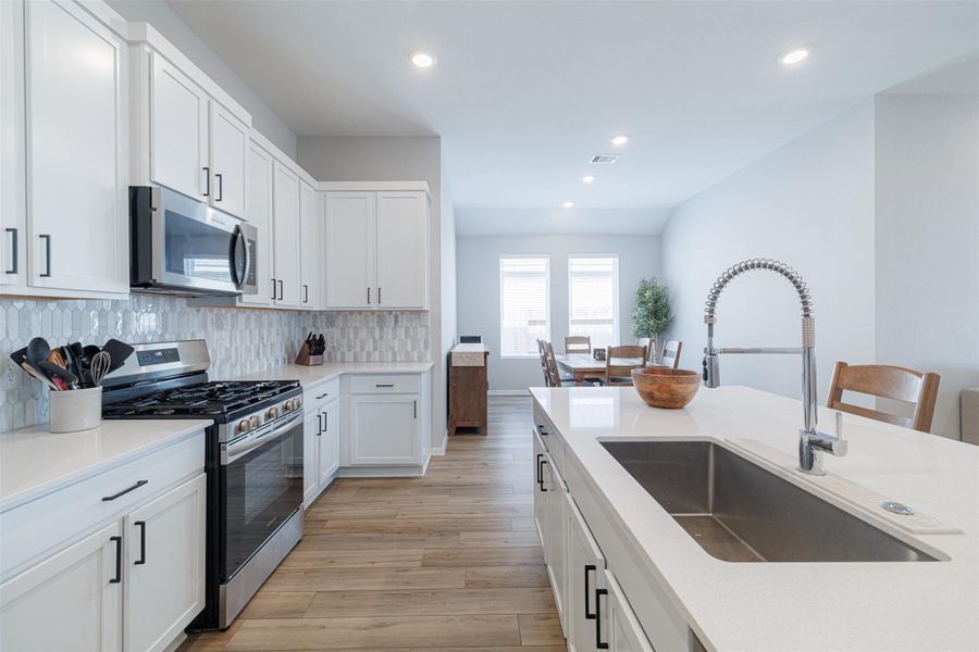 Furnished interior view inside a new home in Lago Mar, Texas City (Image 11).