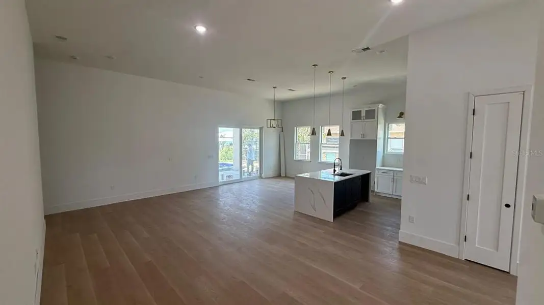 Spacious, unfurnished interior of a new home in , Port Charlotte (Image 10).