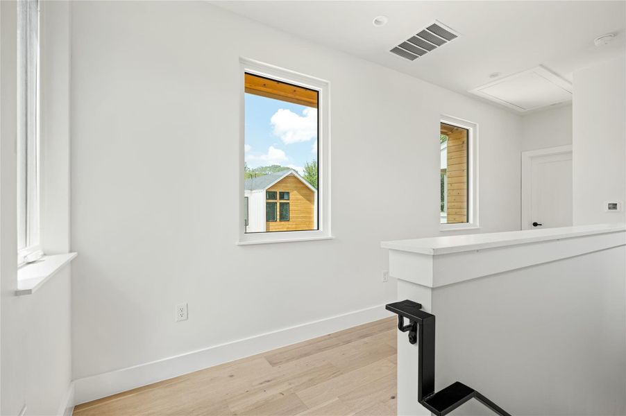 Spacious, unfurnished interior of a new home in , Austin (Image 27).