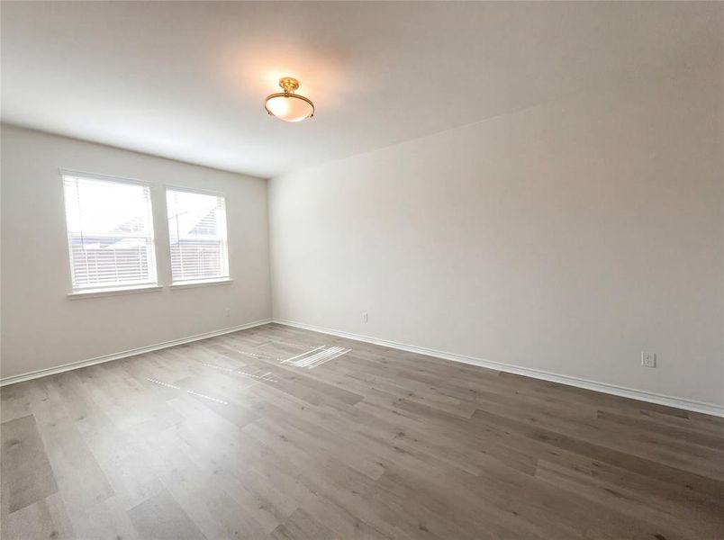 Spacious, unfurnished interior of a new home in Silverado, Aubrey (Image 13).