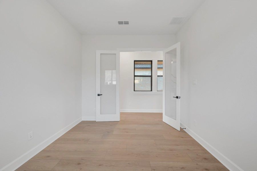 Spacious, unfurnished interior of a new home in ARTAVIA 65' Homesites, Conroe (Image 29).