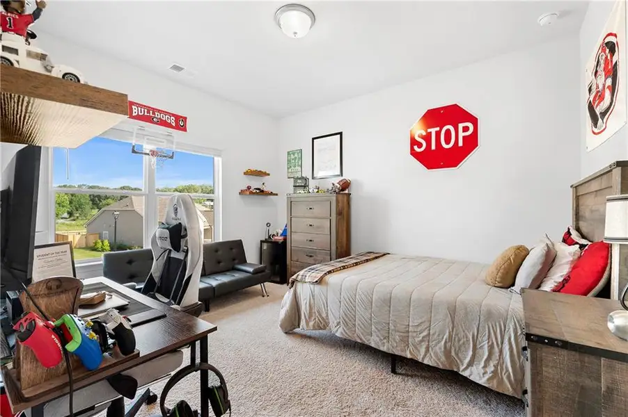 Image 34 of a home in .