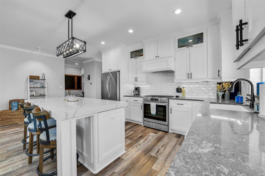 6-burner gas range for those chef's out there