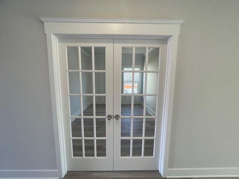 Spacious, unfurnished interior of a new home in Ponderosa Farms Estates, Gainesville (Image 26).