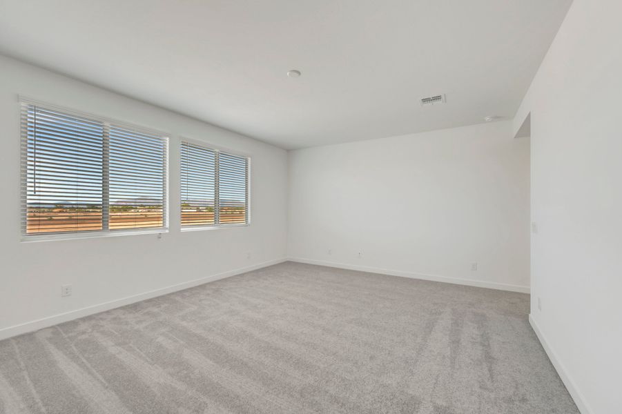 Spacious, unfurnished interior of a new home in Terraza, San Tan Valley (Image 31).