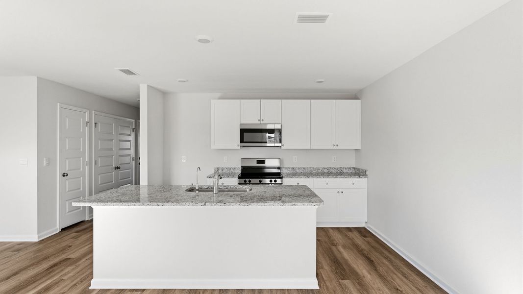 Furnished interior view inside a new home in Liberty, Panama City (Image 9).