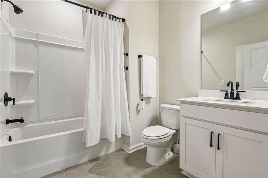 Furnished interior view inside a new home in Pine Mountain Park, Kennesaw (Image 25).