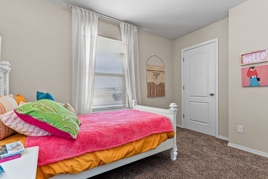 Furnished interior view inside a new home in Rancho Desierto Bello, El Paso (Image 5).