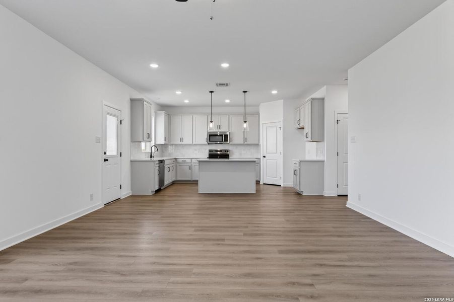 Spacious, unfurnished interior of a new home in Saddlebrook Ranch, Schertz (Image 20).