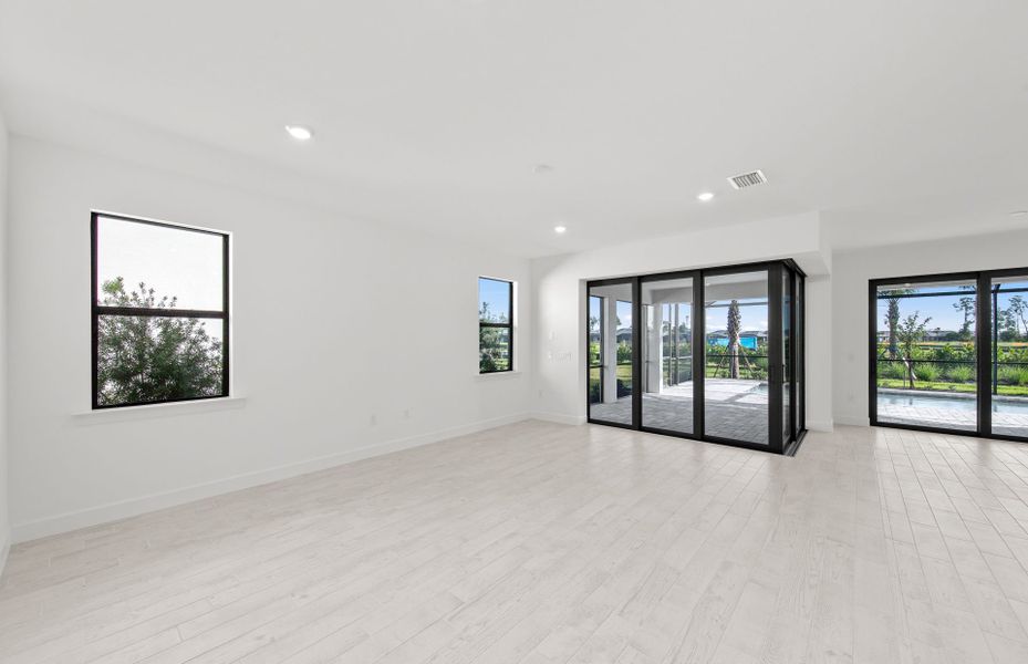 Spacious, unfurnished interior of a new home in Terreno, Naples (Image 28).