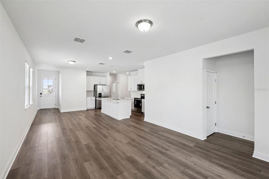 Spacious, unfurnished interior of a new home in Cyrene at Minneola, Minneola (Image 20).