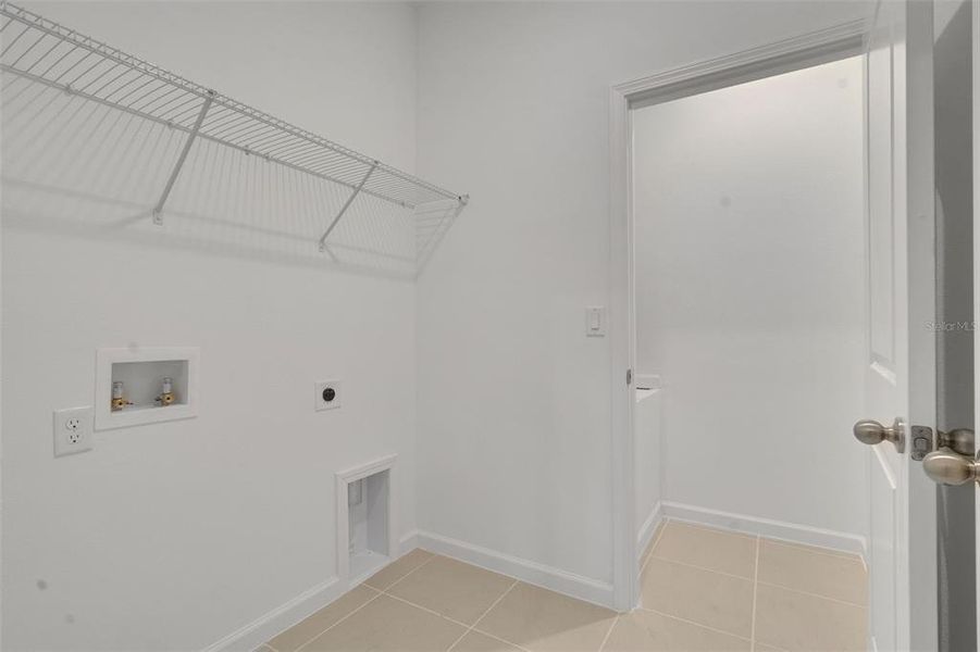 Spacious, unfurnished interior of a new home in Annabelle Estates, Winter Haven (Image 27). Spacious, unfurnished interior of a new home in Annabelle Estates, Winter Haven (Image 27).