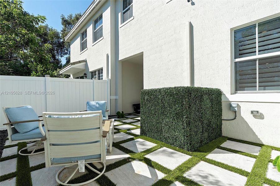 Exterior details and patio area of a home in , Pembroke Pines (Image 26).