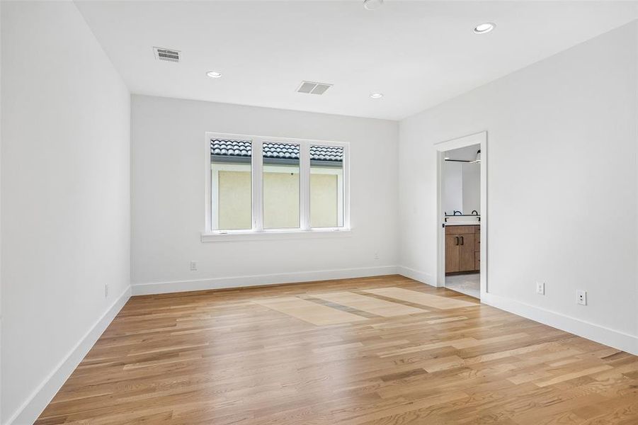 Spacious, unfurnished interior of a new home in , Dallas (Image 30). Spacious, unfurnished interior of a new home in , Dallas (Image 30).
