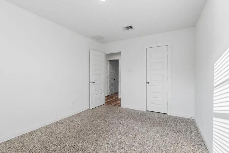 Spacious, unfurnished interior of a new home in , Fulshear (Image 45).