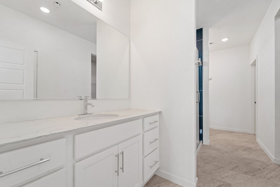 450 Buckboard Dr. - Owner's Suite Sink 1 450 Buckboard Dr. - Owner's Suite Sink 1