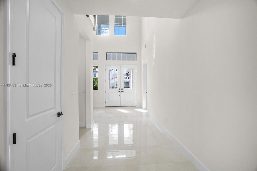 Spacious, unfurnished interior of a new home in , Westlake (Image 27).