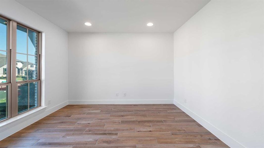 Spacious, unfurnished interior of a new home in Trinity Falls 60', McKinney (Image 13). Spacious, unfurnished interior of a new home in Trinity Falls 60', McKinney (Image 13).