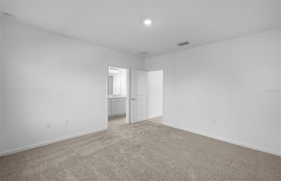 Spacious, unfurnished interior of a new home in Reagan Landing, Bradenton (Image 24). Spacious, unfurnished interior of a new home in Reagan Landing, Bradenton (Image 24).