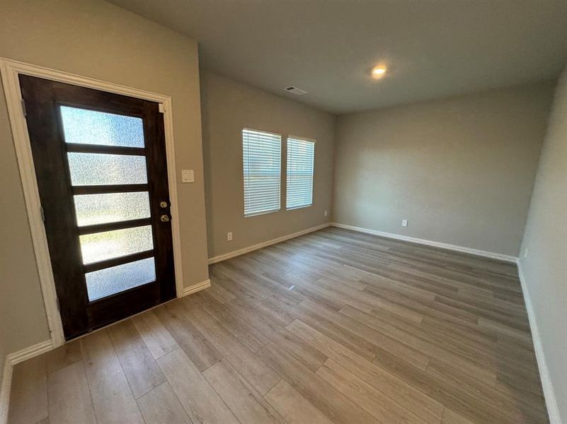 Spacious, unfurnished interior of a new home in Cibolo Hills, Fort Worth (Image 35). Spacious, unfurnished interior of a new home in Cibolo Hills, Fort Worth (Image 35).
