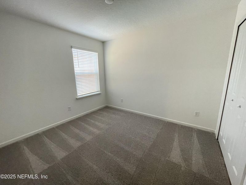 Spacious, unfurnished interior of a new home in , Jacksonville (Image 9).