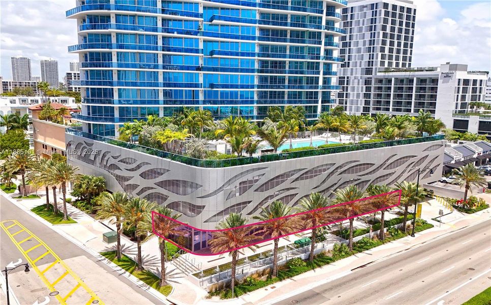 Condo located in Sunny Isles Beach, FL showcasing its design and architecture (Image 2).