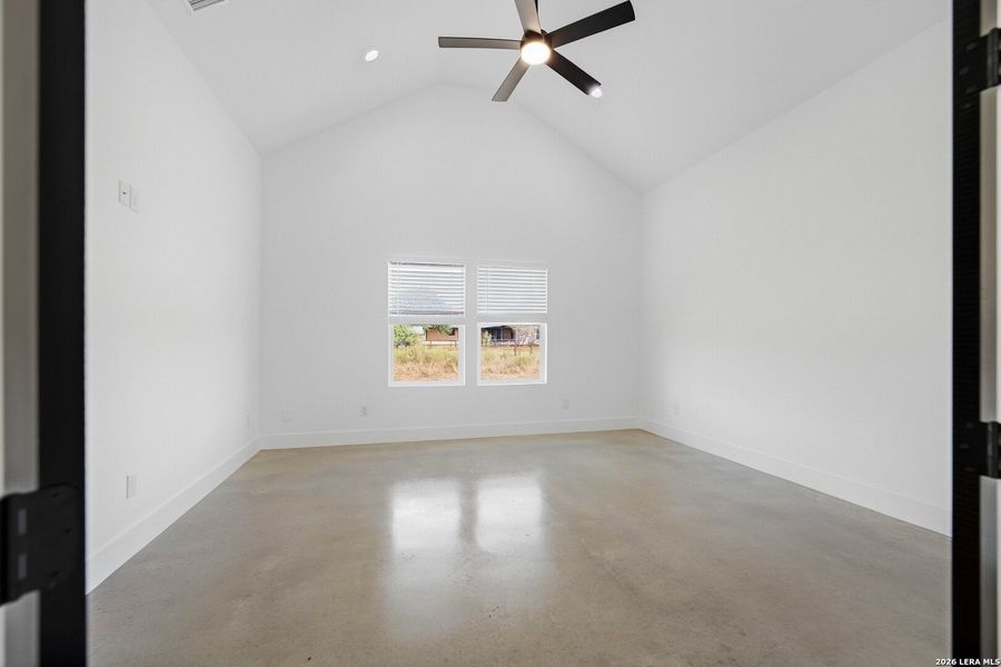 Spacious, unfurnished interior of a new home in , Stockdale (Image 20).