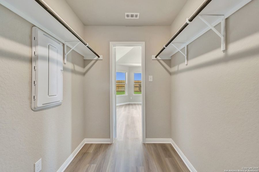 Spacious, unfurnished interior of a new home in Park Place, New Braunfels (Image 24). Spacious, unfurnished interior of a new home in Park Place, New Braunfels (Image 24).