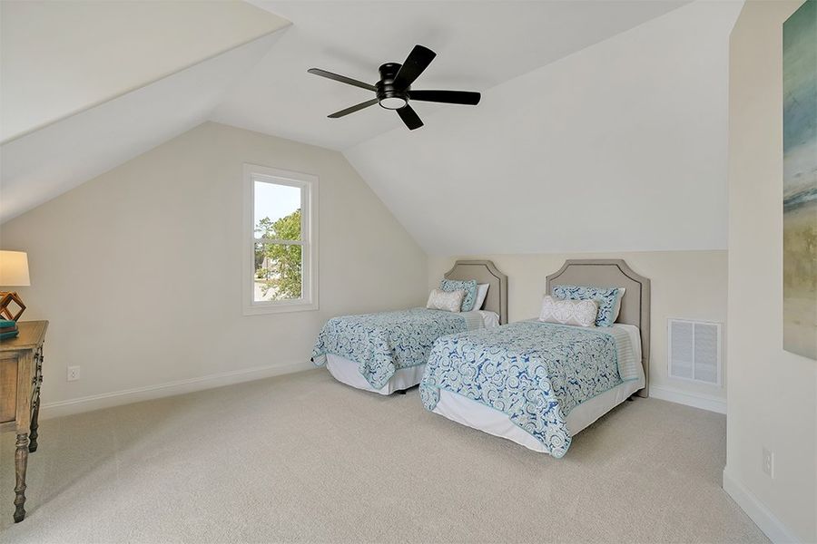 Jonesport, Bonus Room