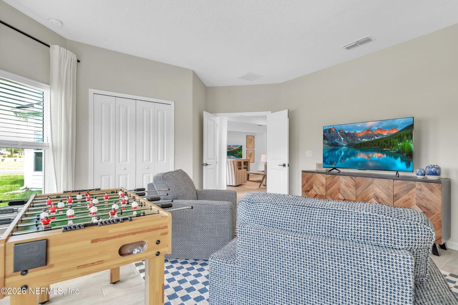 Furnished interior view inside a new home in , Middleburg (Image 7).