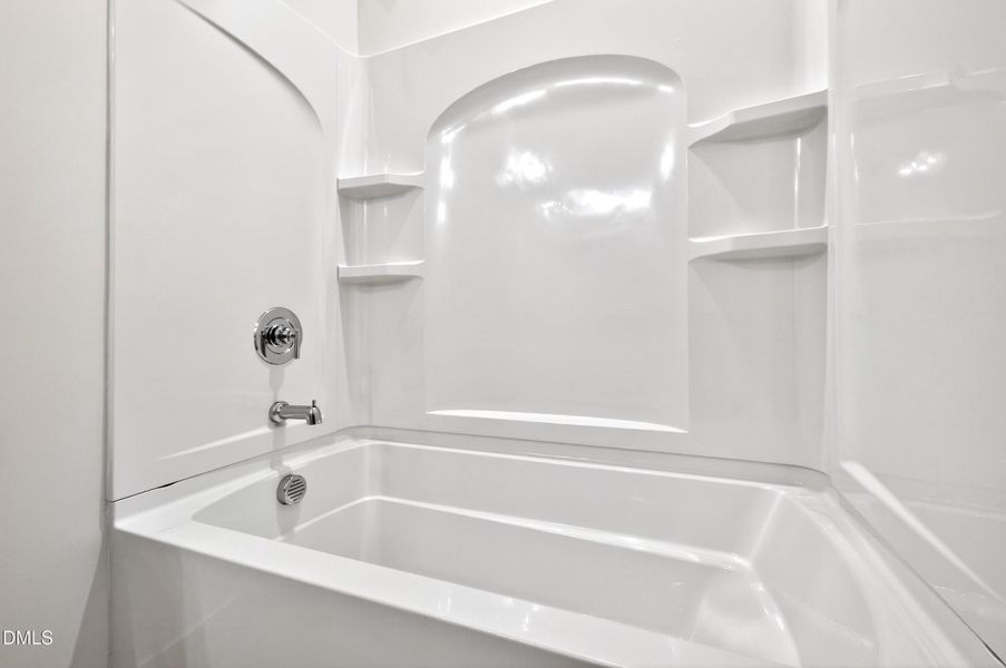 982 Helix (39) 982 Helix (39)