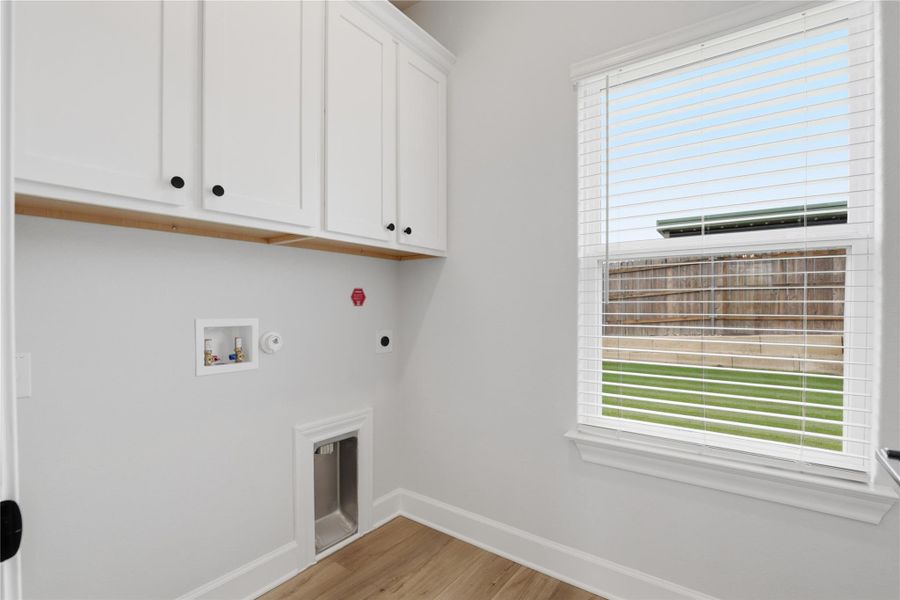 Spacious, unfurnished interior of a new home in Whisper Valley, Manor (Image 30).