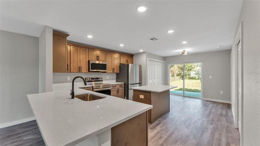 Furnished interior view inside a new home in , Lakeland (Image 9).