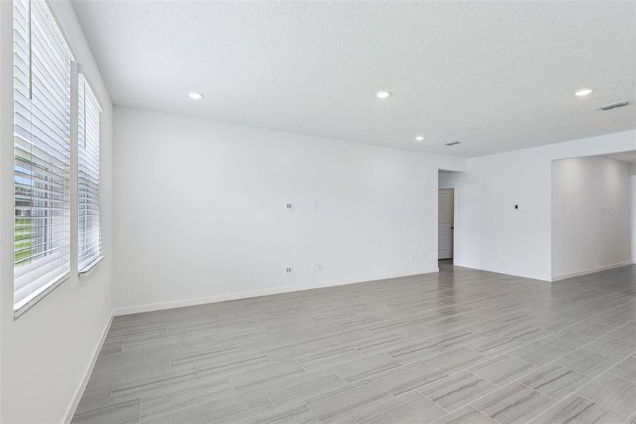 Spacious, unfurnished interior of a new home in , Palm Coast (Image 9).