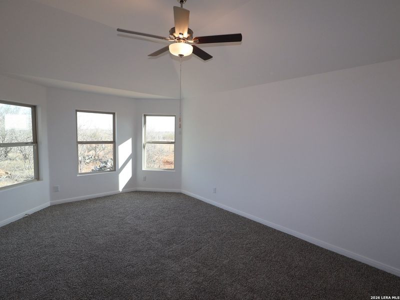 Spacious, unfurnished interior of a new home in Chaparral Ranch, Floresville (Image 15).