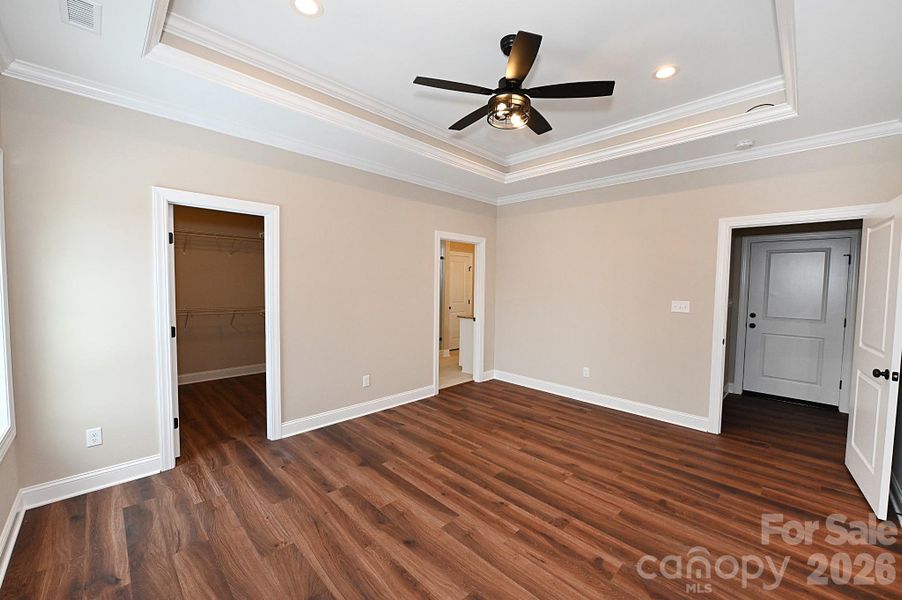Spacious, unfurnished interior of a new home in , Hickory (Image 33).