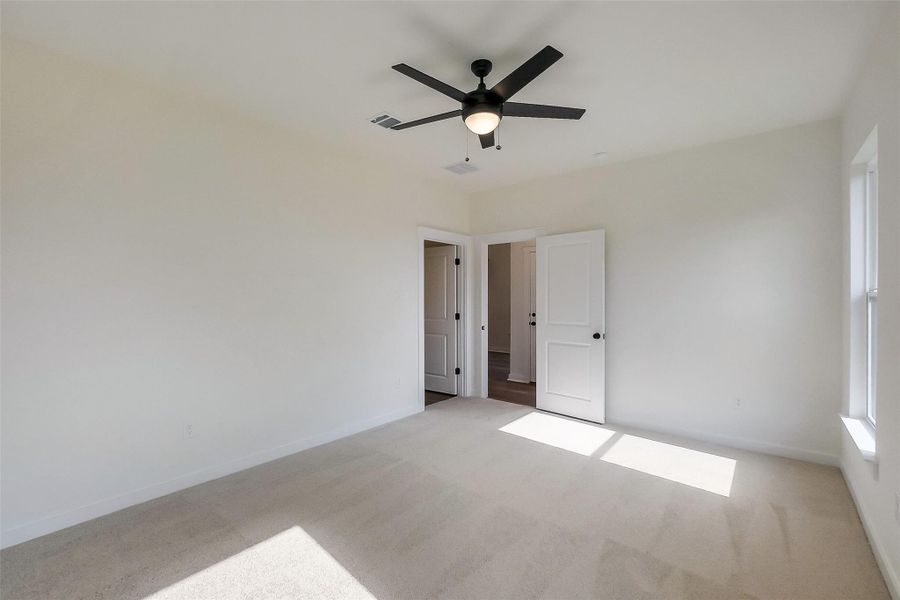 Spacious, unfurnished interior of a new home in Aldeana, Bonney (Image 17).