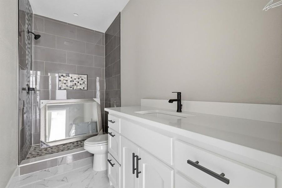 Furnished interior view inside a new home in , Terrell (Image 8).