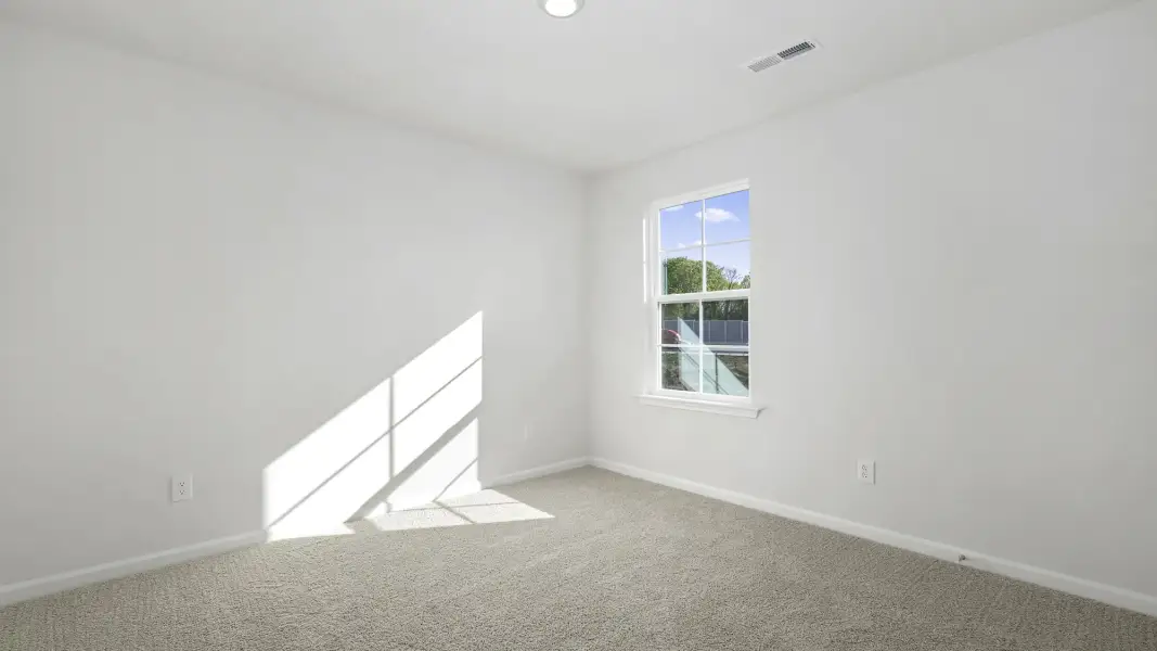 Spacious, unfurnished interior of a new home in Willow Mill, Thomasville (Image 20).