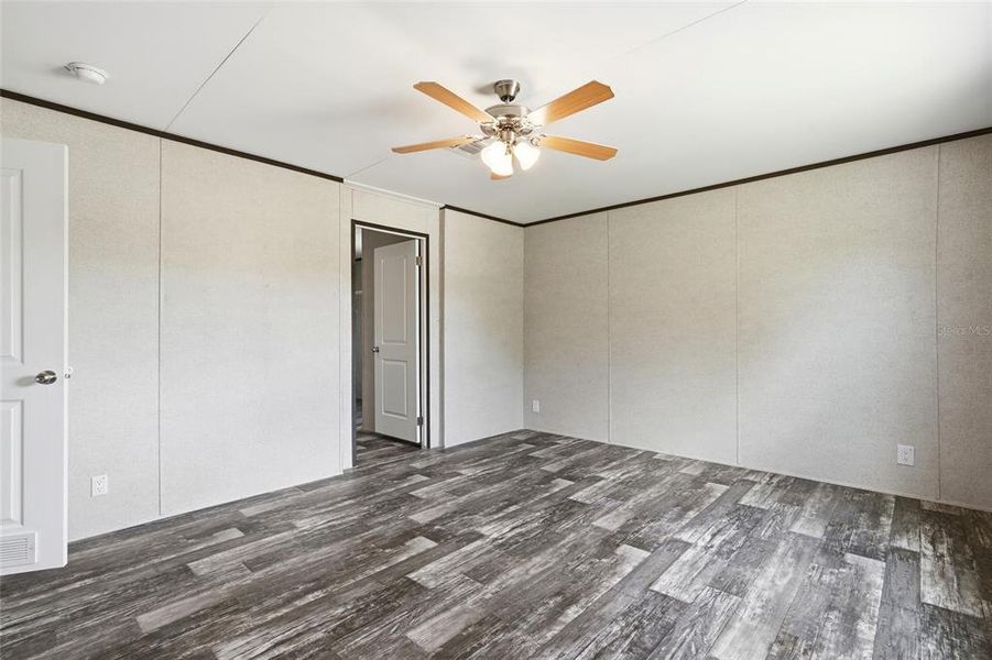 Spacious, unfurnished interior of a new home in , Okeechobee (Image 16).