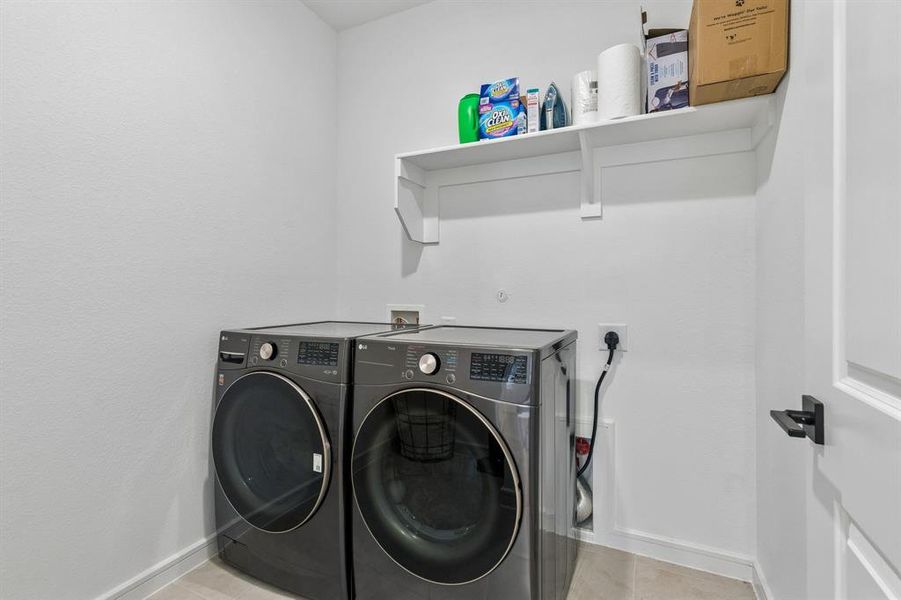 Close-up of interior finishes inside a home in , Dallas (Image 21).