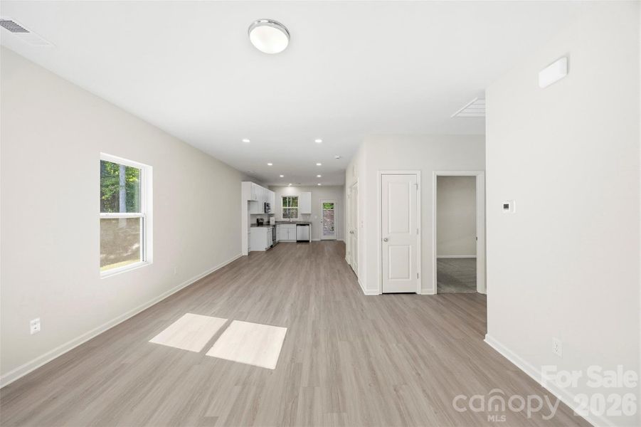 Spacious, unfurnished interior of a new home in , Kings Mountain (Image 26).
