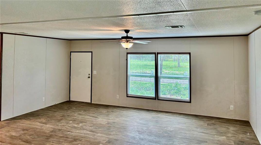 Spacious, unfurnished interior of a new home in , Quinlan (Image 25).