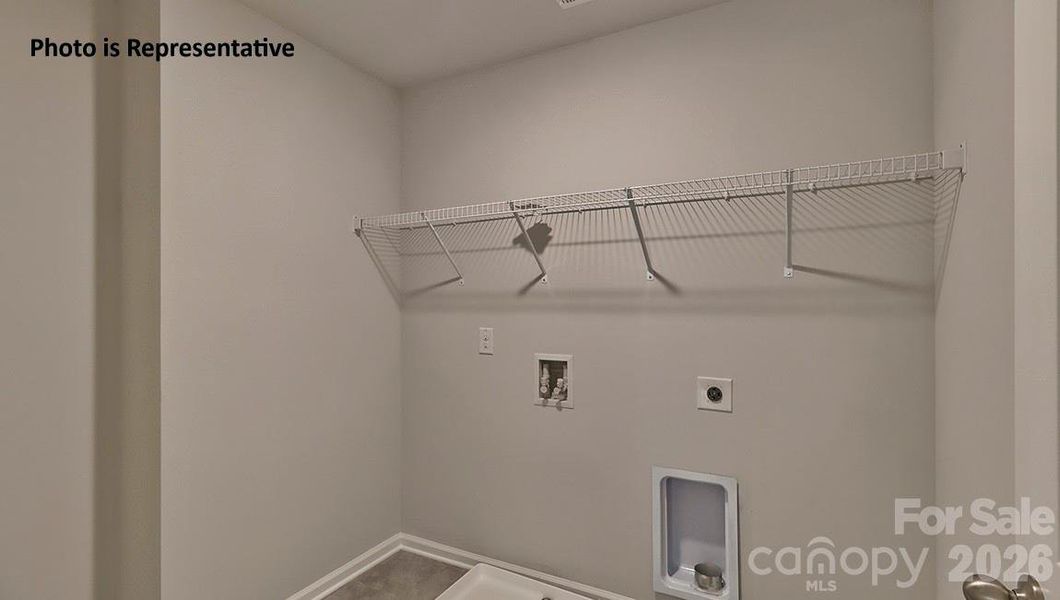 Spacious, unfurnished interior of a new home in Oak Grove Hill, Huntersville (Image 7).