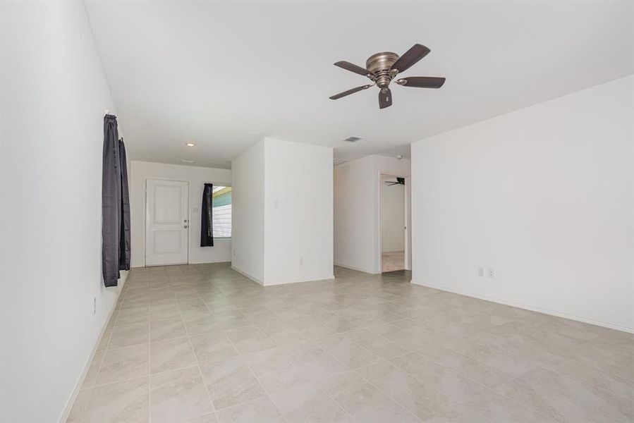 Spacious, unfurnished interior of a new home in , Princeton (Image 27).