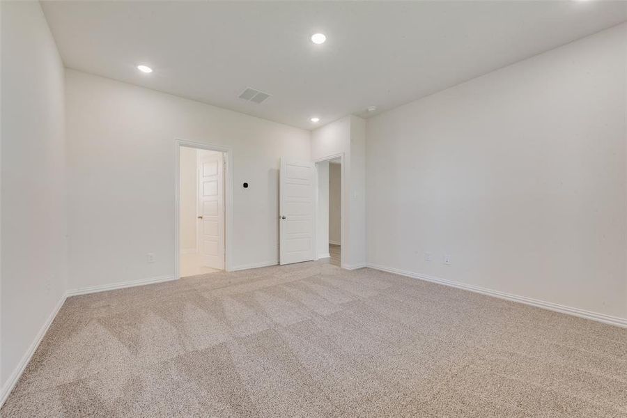 Spacious, unfurnished interior of a new home in Spiritas Ranch, Little Elm (Image 19).
