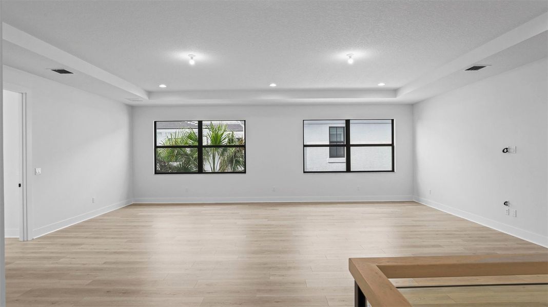 Spacious, unfurnished interior of a new home in , Palm Beach Gardens (Image 48).