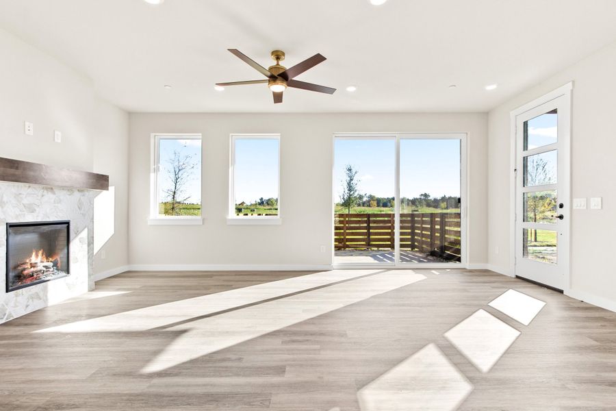Spacious, unfurnished interior of a new home in Ten Mile Creek, Celina (Image 16).